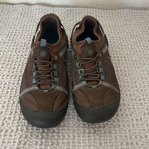 Women’s Brown Hiking Shoes